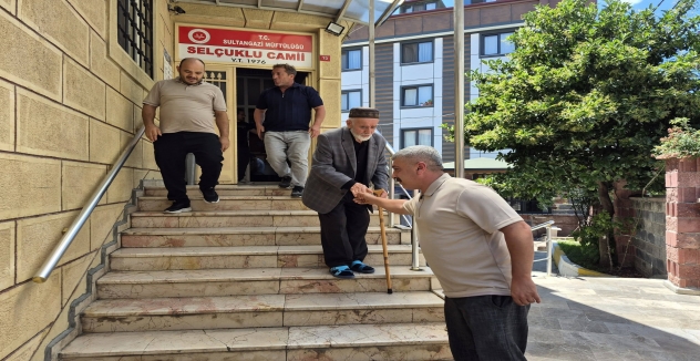 Gazi Mahallesi Muhtarı Ümit Doğan’dan Selçuklu Camii Dernek Yönetimine Ziyaret