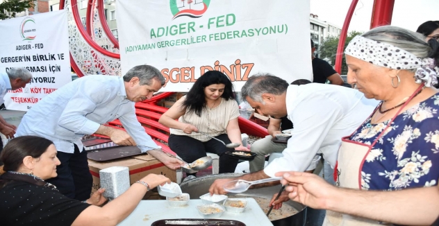 Gerger Dernekler Federasyonu'ndan Birlik ve Bereket Buluşması: 5 Bin Kişiye Aşure İkramı