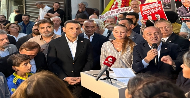 Kanber Koçak’tan Yeni Parti Bayrampaşa İlçe Başkanlığı Açılışına Destek