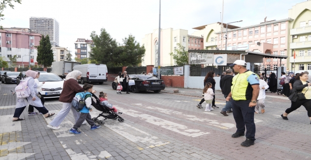 Kartal Zabıtasından Okul Önlerinde Güvenli Trafik Mesaisi