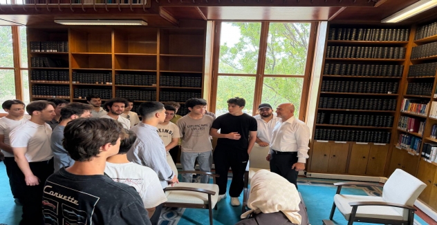 Süleyman Soylu, TBMM'yi Ziyaret Eden Gençlerle Bir Araya Geldi