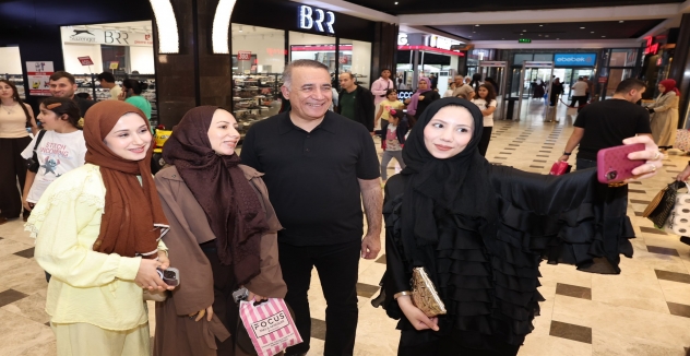 Sultangazi Belediye Başkanı Abdurrahman Dursun’dan Sultan Town AVM’de Vatandaş ve Esnaf Buluşması