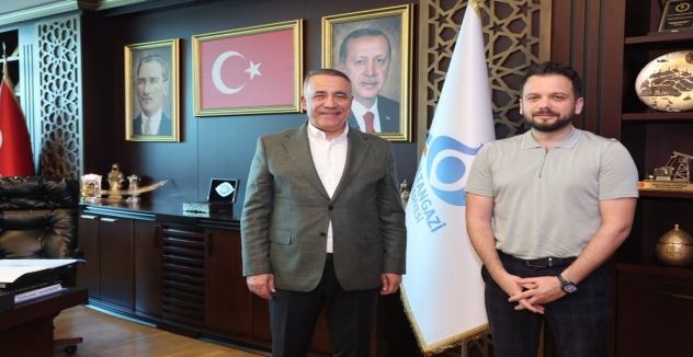 Sultangazi Belediye Başkanı Abdurrahman Dursun, Gazeteci Taha Hüseyin Karagöz’ü Ağırladı