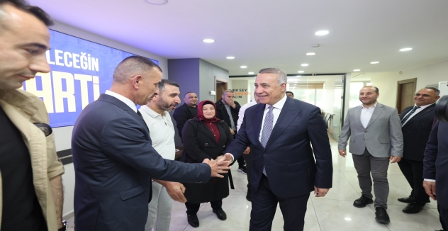 Sultangazi’de AK Parti Bayramlaşma Programı Düzenlendi