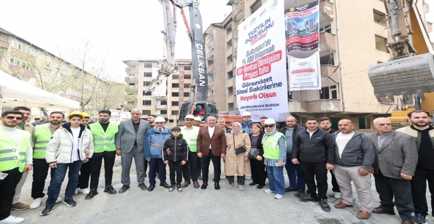 “Sultangazi Kentsel Dönüşümde İlk 5’te”                                                                                    Bir Site Daha %100 Uzlaşmalı Kentsel Dönüşüme Girdi