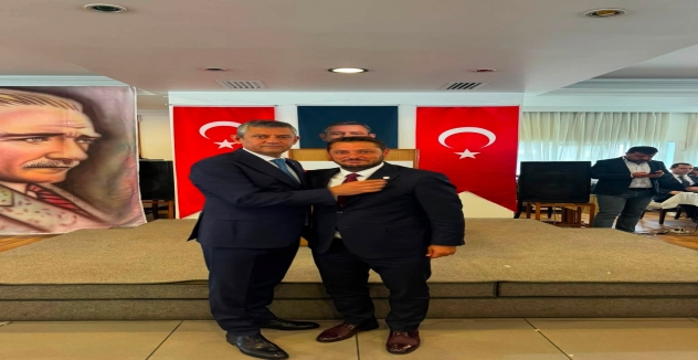 Turan Taşkın Özer YENİ Parti Rozetini Taktı: 
