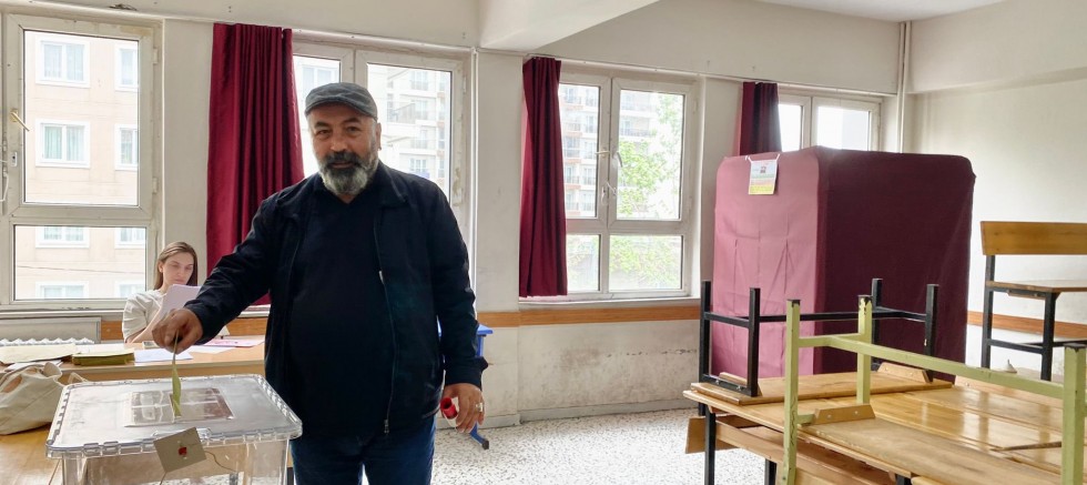 Gazeteci Bülent Çavuş, Cumhurbaşkanlığı Seçiminin ikinci turu için oyunu kullandı.
