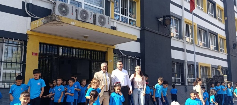 Gazi Mahallesi Muhtarı Ümit Doğan’dan Gazi İlk ve Ortaokulu’na Ziyaret
