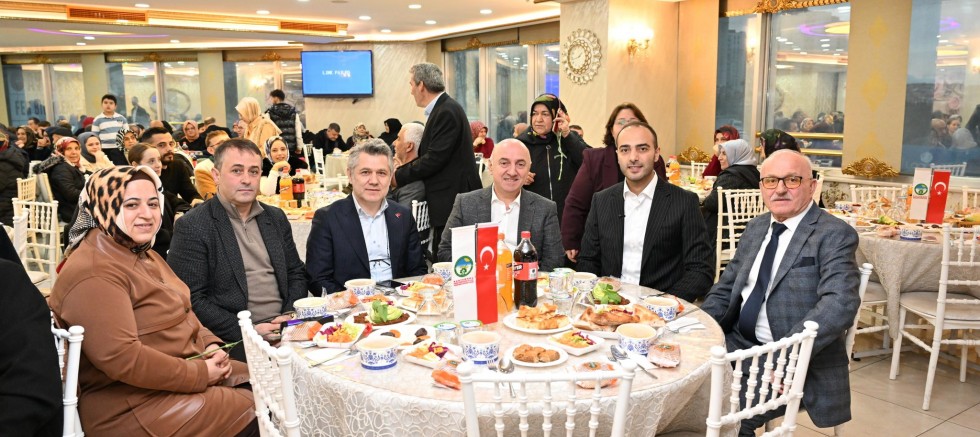 Gaziosmanpaşa Belediye Başkan Vekili Eray Karadeniz Kastamonu Daday Derneği İftarında