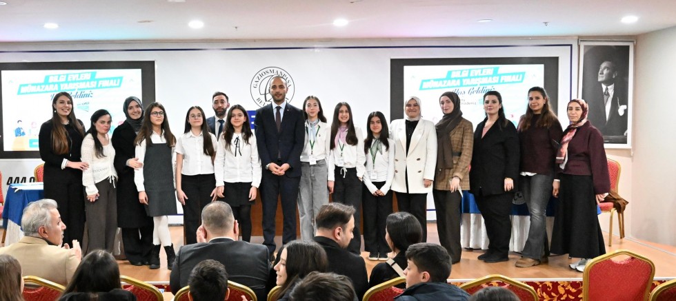 Gaziosmanpaşa’da Münazara Finali Heyecanı: Başkan Vekili Eray Karadeniz Öğrencileri Tebrik Etti