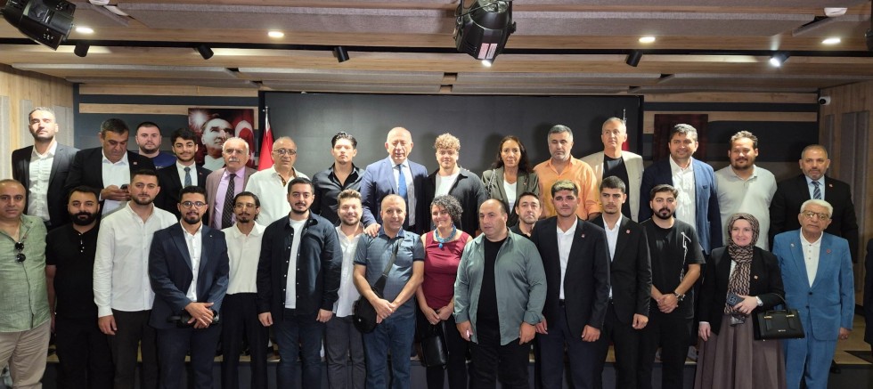Gürsel Tekin’den Emeklilikte Adalet Çağrısı: “1 Gün, Yıllarca Emeklilik Farkı Olmamalı!”