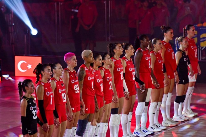 Hasan Basri Özdemir, Filenin Sultanları'nı tebrik etti