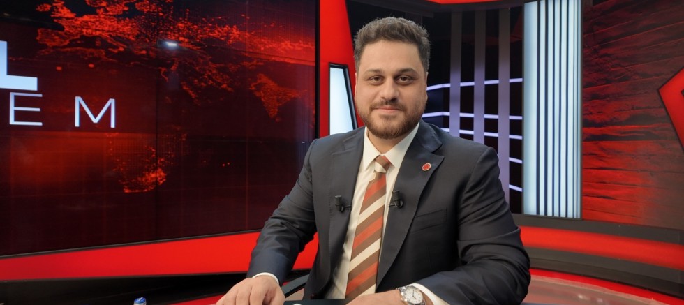 Hüseyin Baş’tan Fon Krizi Açıklaması: “İktidarın İçindeki Bir Çatırdama Olarak Gözlemliyorum”