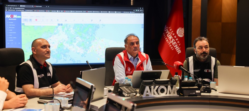 İBB BAŞKANVEKİLİ  NURİ ASLAN, SAĞANAK YAĞILŞA İLGİLİ GELİŞMELERİ AKOM’DAN TAKİP ETTİ