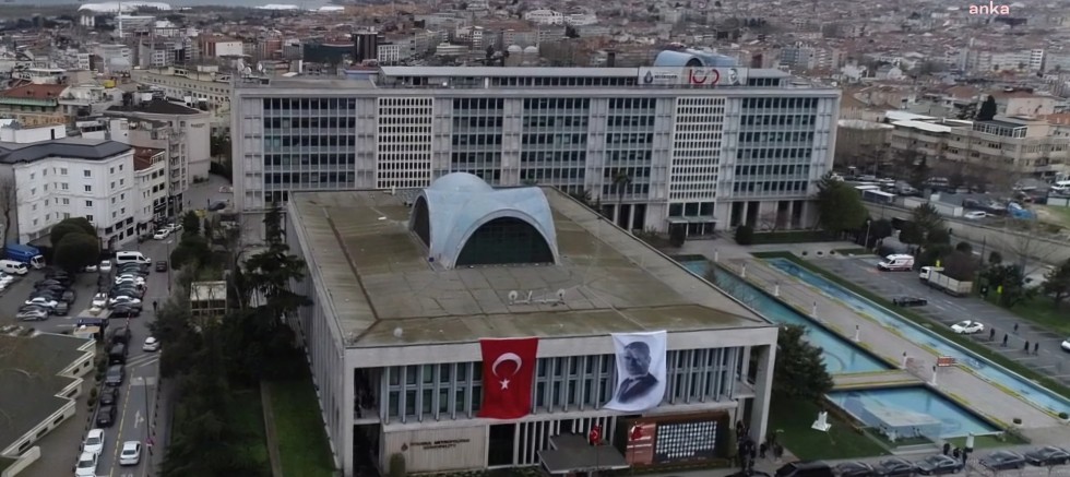 İBB'den ''Beykoz’daki bir rezidansta lüks araçlar saklandı'' iddiasına yanıt: ''Bu araçların yer aldığı garajın, lüks otomobil meraklıları tarafından ortak kullanılan bir alan olduğu bilinmektedir''