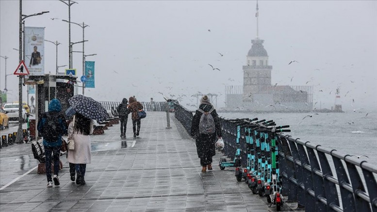 İstanbul için kuvvetli kar sağanağı uyarısı: Saat verildi!