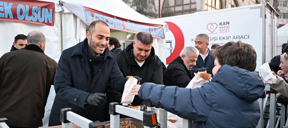 KADİR GECESİ’NİN BEREKETİYLE BİNLERCE GAZİOSMANPAŞALI AYNI SOFRADA BULUŞTU