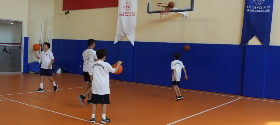 Kartal Belediyesi'nde Çocuklar İçin Spor Branş Eğitimleri Başladı