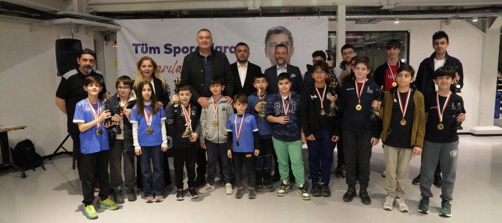 Kartal’da 23 Nisan Coşkusu Satranç Turnuvası ile Başladı