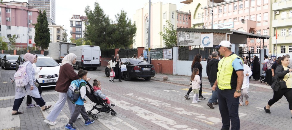 Kartal Zabıtasından Okul Önlerinde Güvenli Trafik Mesaisi
