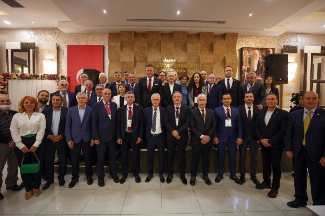 Kılıçdaroğlu Türkiye Bosna Sancak Derneği'ni ziyaret etti