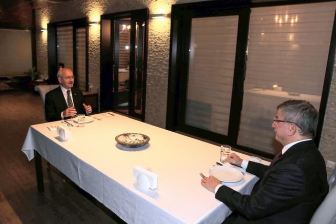 Kılıçdaroğlu ve Davutoğlu, akşam yemeğinde bir araya geldi