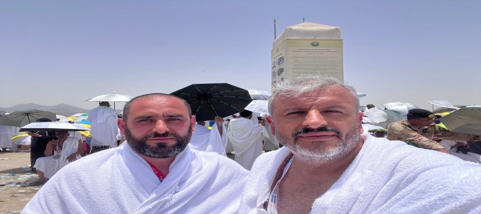 Adıyaman Dernekler Federasyonu Başkanı Hüseyin Sevinçtekin’den Hac Yolculuğunda Anlamlı Buluşma