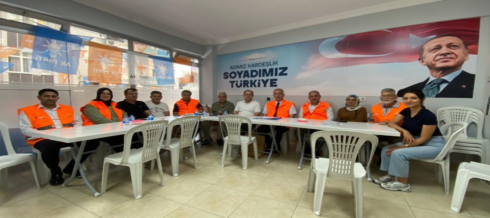 AK Parti Gaziosmanpaşa’da Teşkilat Buluşması: İsmail Ergüneş Mevlana Mahallesi Ziyaretleri Öncesi Teşkilatla Bir Araya Geldi