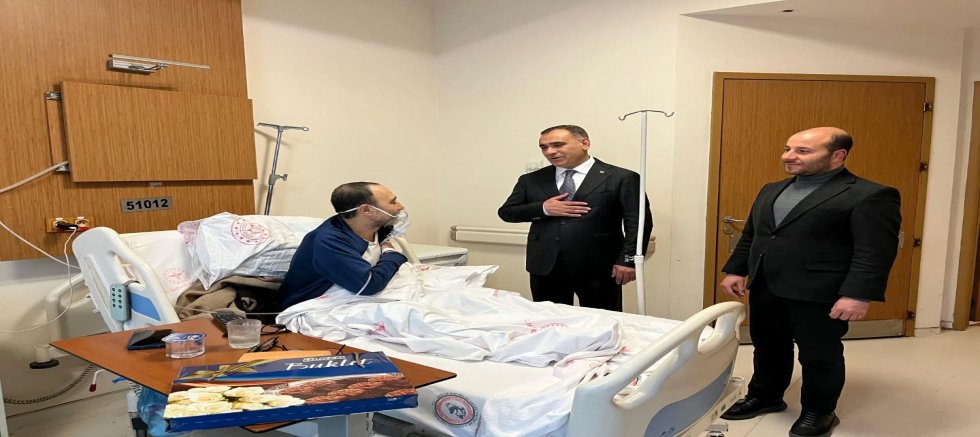 “AK Parti Sultangazi’den Bayramda Hastane Ziyareti”