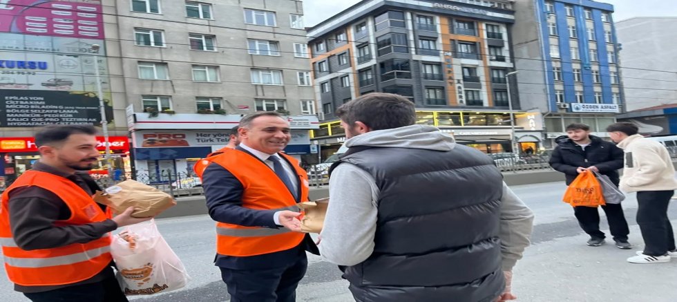 AK Parti Sultangazi’den “İftara 5 Kala” Programı: Gönüllere Dokunan İkram