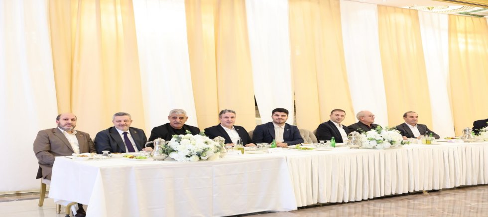 AK Parti Sultangazi Gençlik Kolları Başkanı Yıldız, Erzurum Dostluk Grubu ile Buluştu