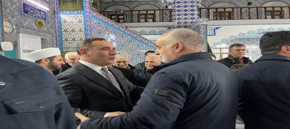 AK Parti Sultangazi İlçe Başkanı İmdat Kamacı, Aksa Camii’nde Teravih Namazına Katıldı