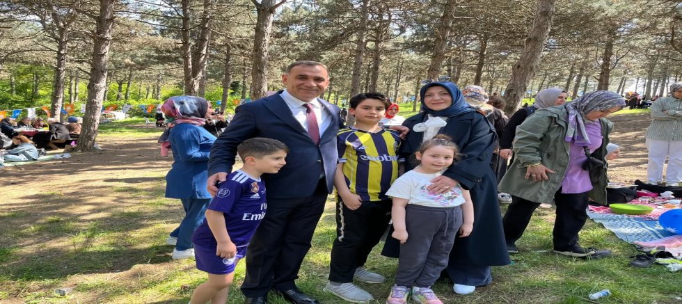 AK Parti Sultangazi İlçe Başkanı İmdat Kamacı’dan Anneler Günü Mesajı: “Tüm Annelerimizin Günü Kutlu Olsun”