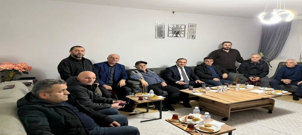 AK Parti Sultangazi İlçe Başkanı İmdat Kamacı, Ramazan Bereketini Komşularla Paylaştı