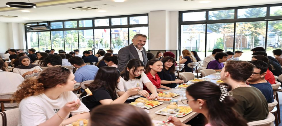 Akın’dan YKS öncesi öğrencilere moral kahvaltısı