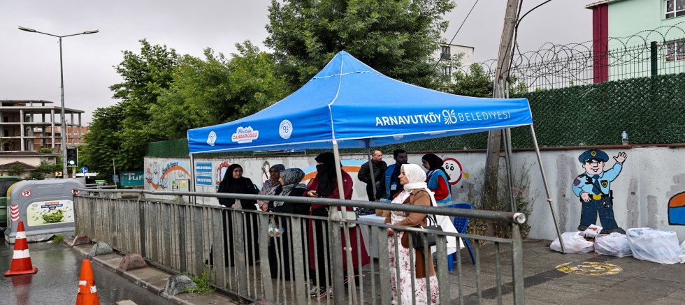 Arnavutköy Belediyesi LGS Maratonunda Öğrencilerin ve Ailelerin Yanında Oldu