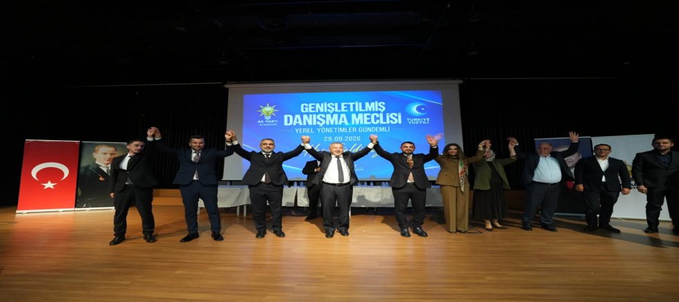 Ataşehir’de CHP’li 6 Meclis Üyesi AK Parti’ye Katıldı