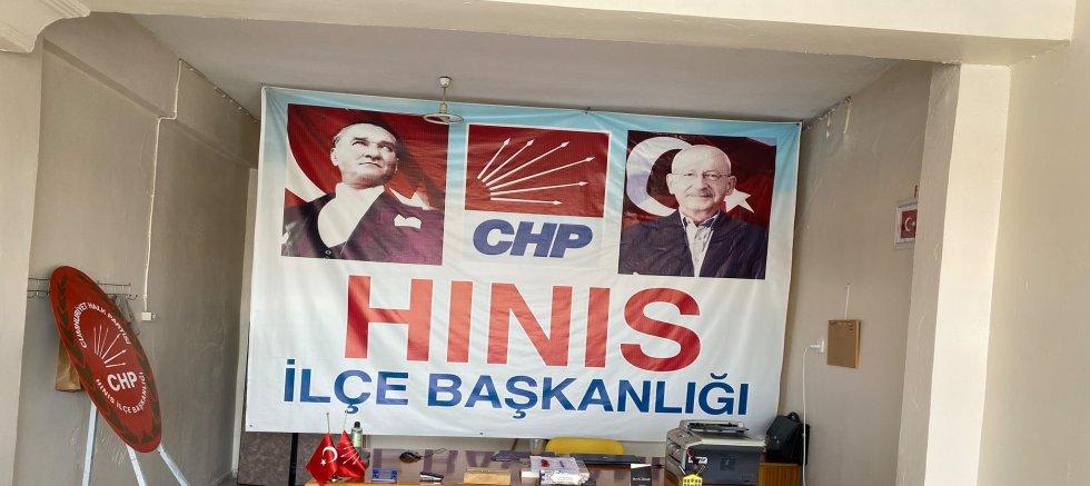 Barış Yarkadaş’tan CHP Hınıs İddiası: Kılıçdaroğlu’nun Fotoğrafı Asıldı