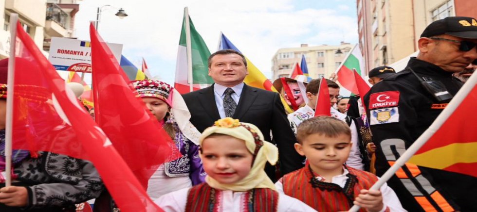 Başkan Balcıoğlu: Barış çocuklarla mümkündür, kardeşlik çocuklarla büyür