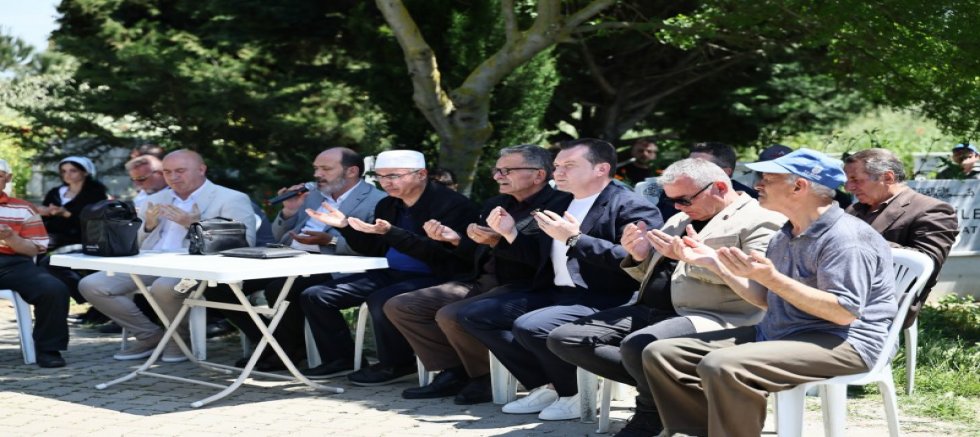 Başkan Balcıoğlu, Kadıköy Mezarlığı’nda mevlid programına katıldı