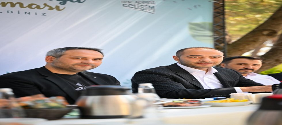 BAŞKAN VEKİLİ KARADENİZ, DİJİTAL MEDYA TEMSİLCİLERİNİ AĞIRLADI