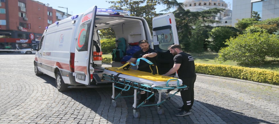 Bayrampaşa Belediyesi’nde gerçeğini aratmayan deprem tatbikatı