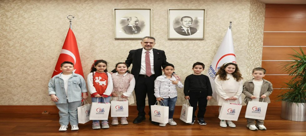 Bayrampaşa’da 23 Nisan coşkusu