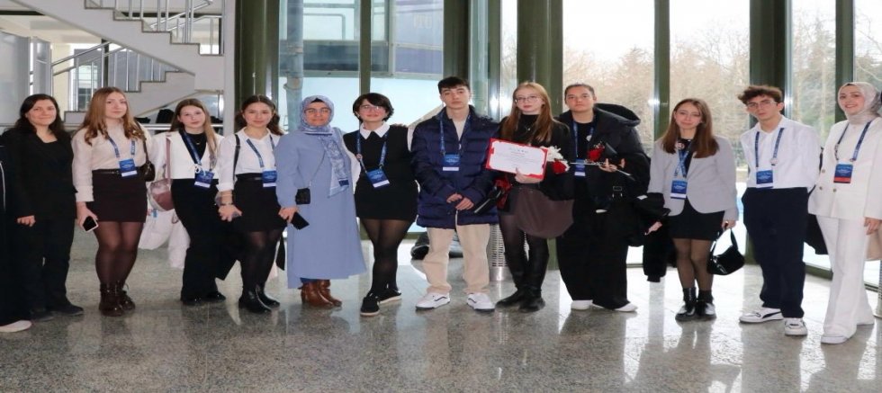 Bayrampaşa’dan dünya bilimine uzanan başarı: Gençler uluslararası arenaya çıkıyor