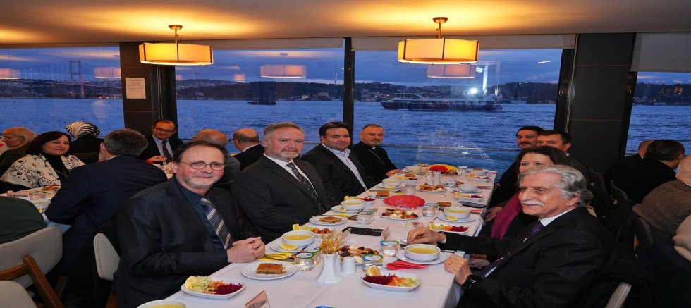 Beşiktaş Belediye Başkan Vekili Rasim Şişman, Galatasaray Üniversitesi İftar Programında Akademisyenlerle Bir Araya Geldi