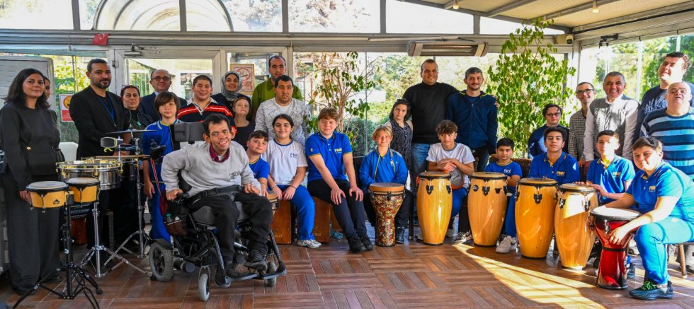 BEŞİKTAŞ BELEDİYESİ, ENGELLİLER GÜNÜ’NÜ RENKLİ ETKİNLİKLERLE KUTLADI