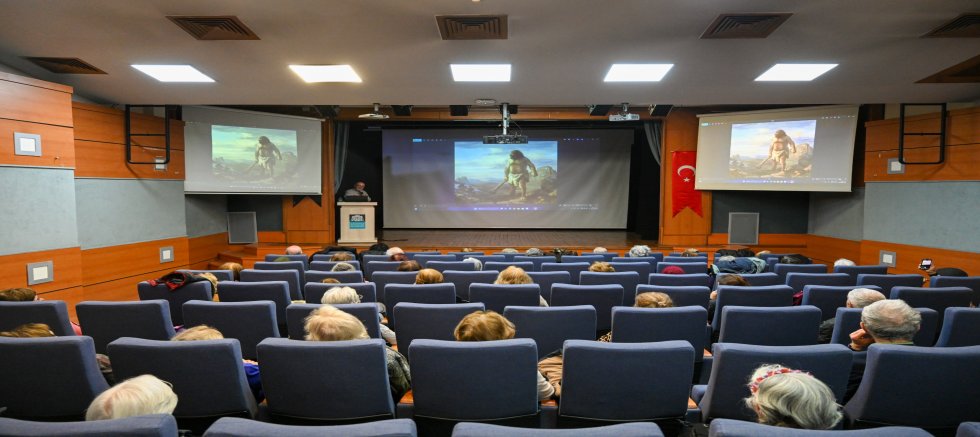 BEŞİKTAŞ’TA YAŞILARA SAYGI HAFTASI ETKİNLİKLERLE KUTLANIYOR