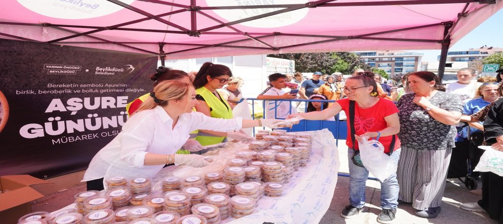 BEYLİKDÜZÜ BELEDİYESİ’NDEN 15 BİN KİŞİLİK AŞURE İKRAMI