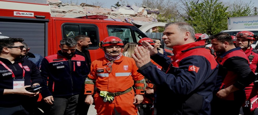 BEYLİKDÜZÜ’NDE GERÇEĞİ ARATMAYAN ARAMA KURTARMA TATBİKATI