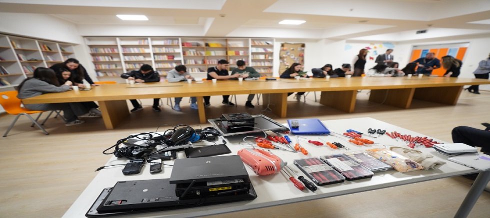 BEYLİKDÜZÜ’NDE ÖĞRENCİLERE ELEKTRONİK ATIK EĞİTİMİ